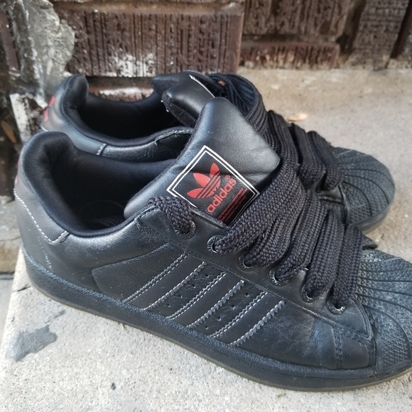 all black adidas womens sneakers